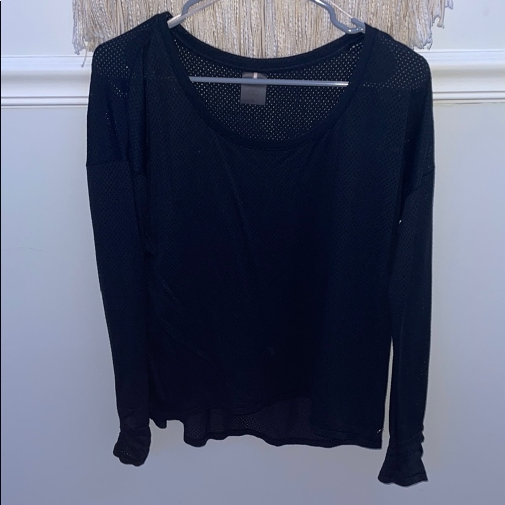 Athletic long sleeve tee-shirt
